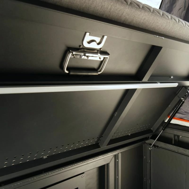 Kapsulë ndërtimi për kamioneta Offlander