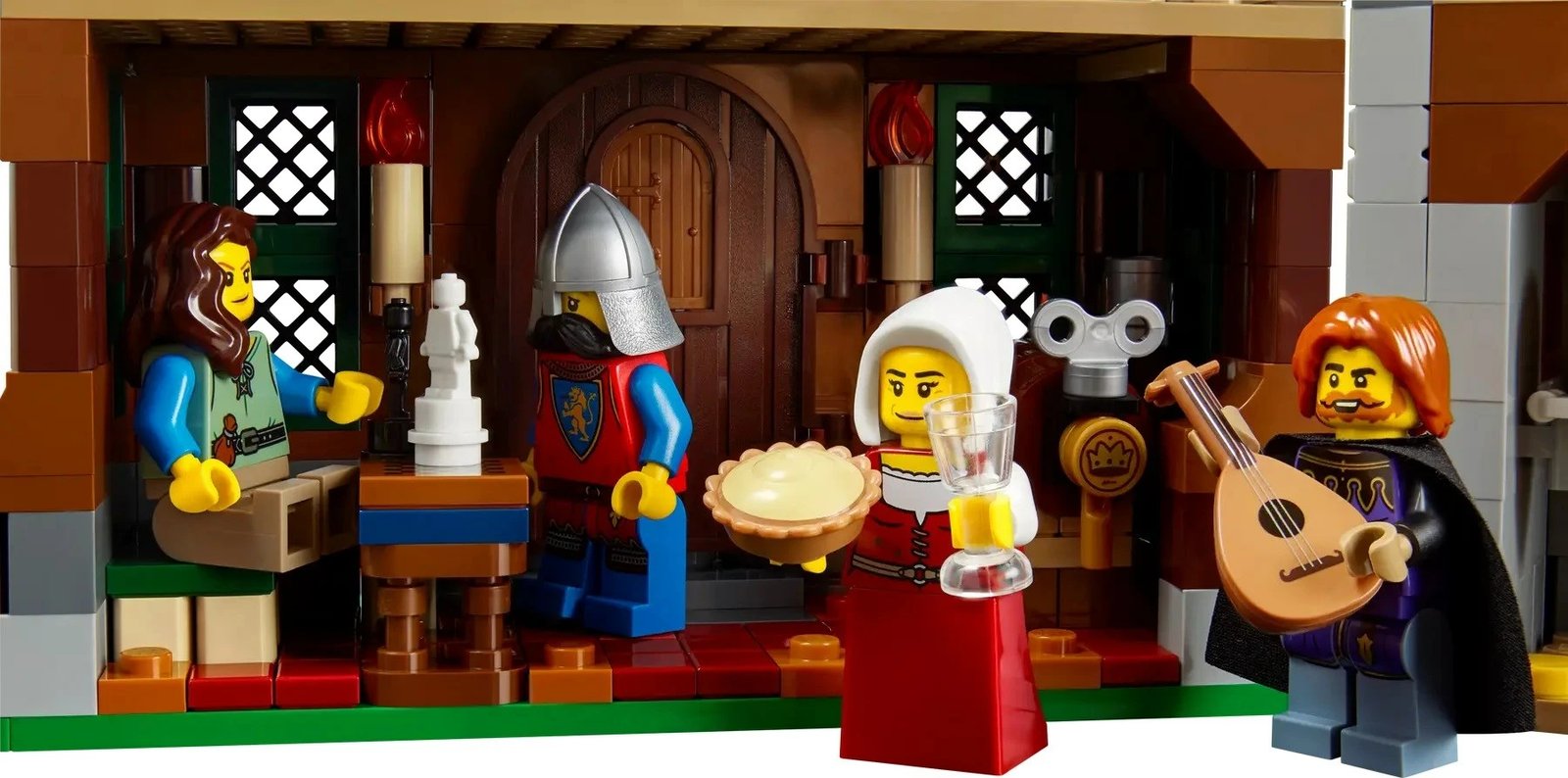 Set LEGO Medieval Town Square ICONS 10332, 8 minifigura