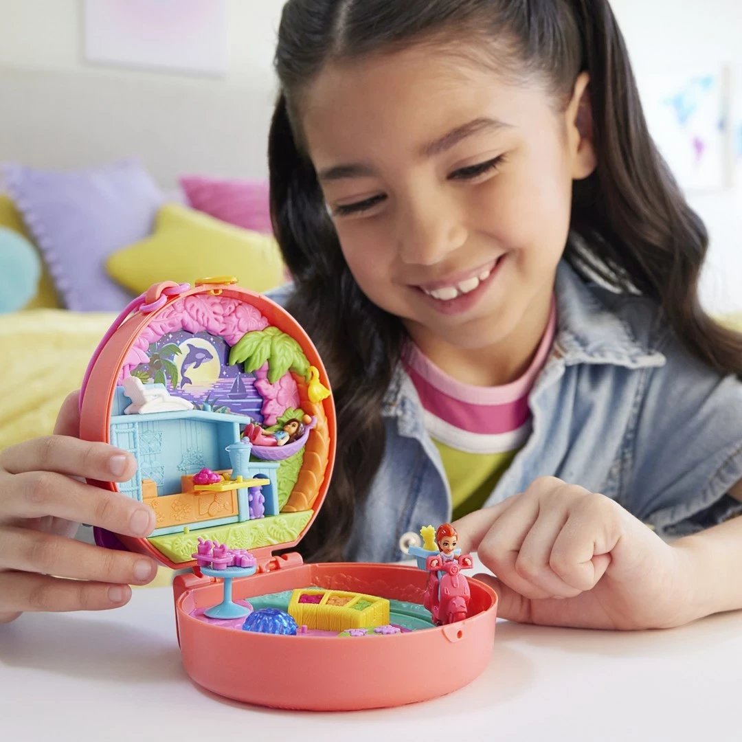Set lodrash Polly Pocket Adventure Moped Compact me 2 kukulla të vogla dhe kafshë lodër, shumëngjyrëshe