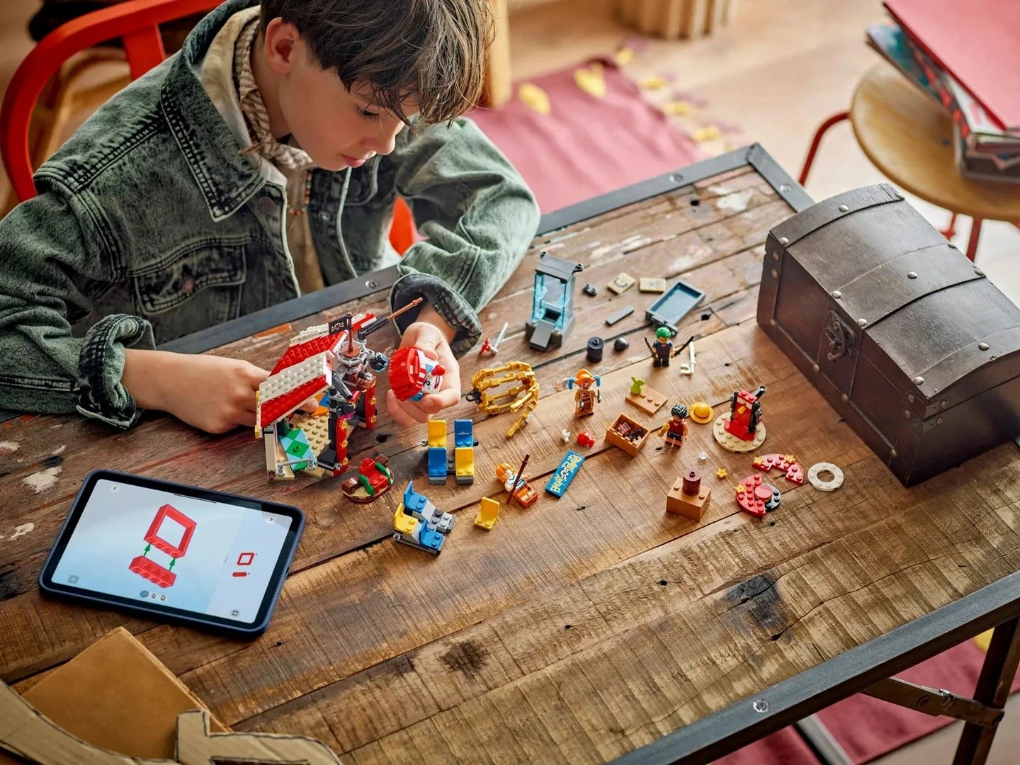 Set lodrash LEGO One Piece 75637 Buggy the Clown's Circus Tent, 4 minifigura