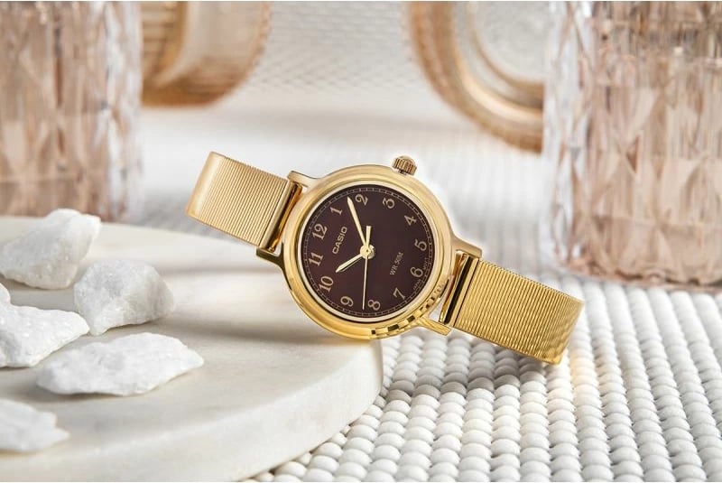 Orë dore për femra CASIO, ari