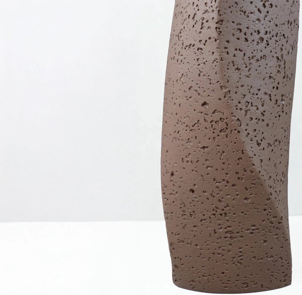 Vazo dekorative VOID I, ngjyrë kafe, 16.5x14.5x39cm, rrëshirë