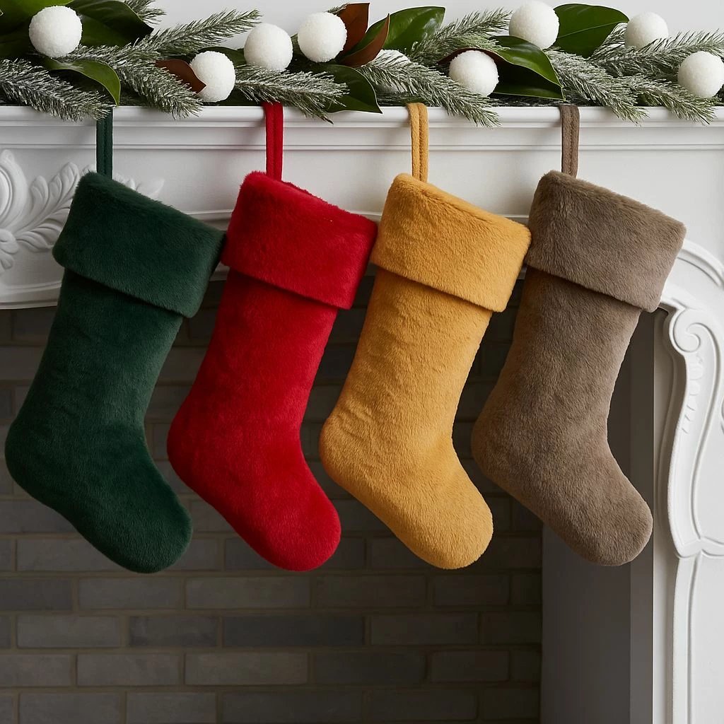 Çorape Krishtlindjesh, pelush, ngjyrë mustard, Evila Originals, 37x24x5cm