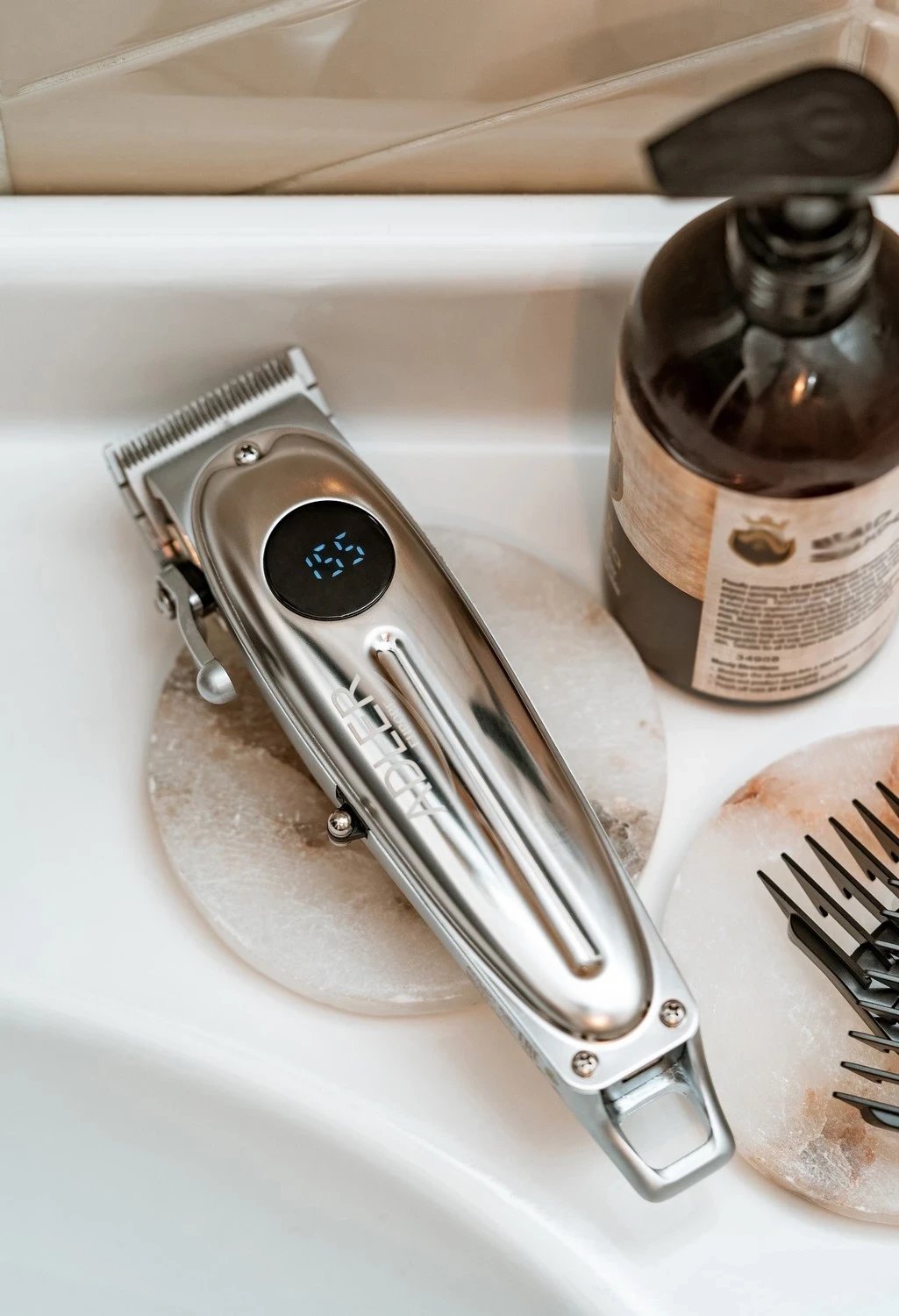 Makinë rroje Adler AD 2831, për meshkuj, me bateri, ngjyrë argjendi