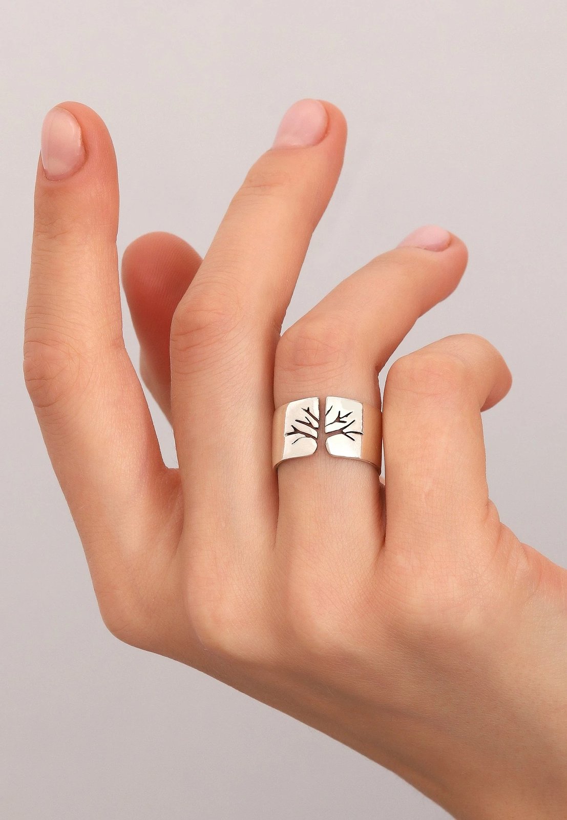 Unazë argjendi, Jumeon, AOYZ2051