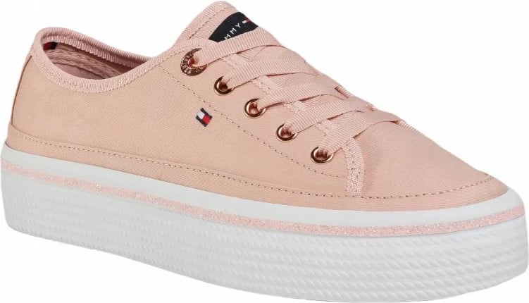 Atlete Tommy Hilfiger për femra, me detaje shkëlqyese