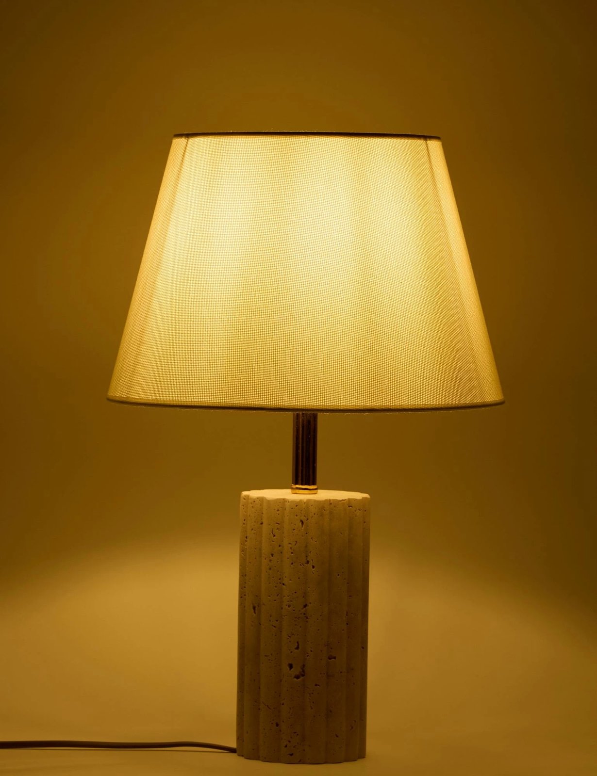 Llambë tavoline Opviq, Astra, krem dhe ari