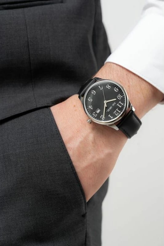 Orë dore për meshkuj Paul Lorens, e zezë