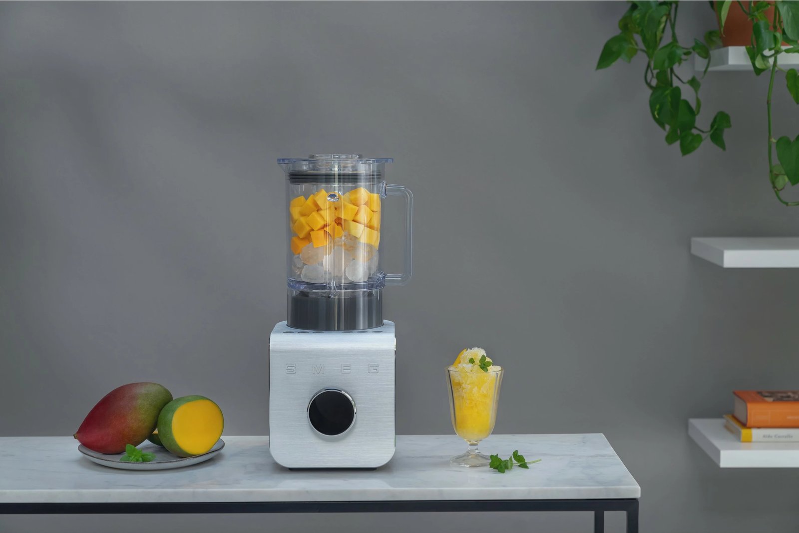 Blender tavoline SMEG BLC01BLMEU, 1400W, 9 shpejtësi, inox/zezë
