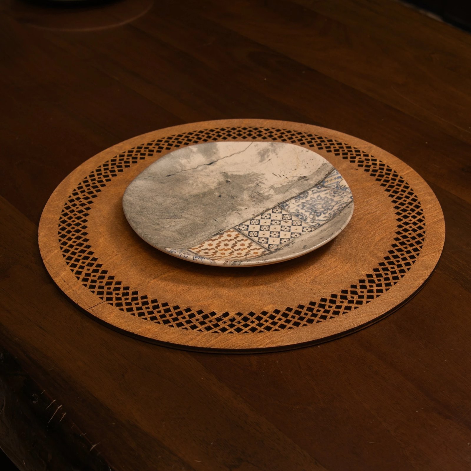 Set nënshtruesish tavoline prej druri (4 copë), Hermia, Selxhuk, ngjyrë arre