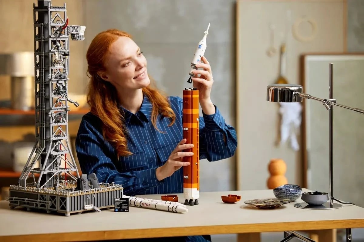 Set LEGO ICONS 10341 NASA Artemis Space Launch System