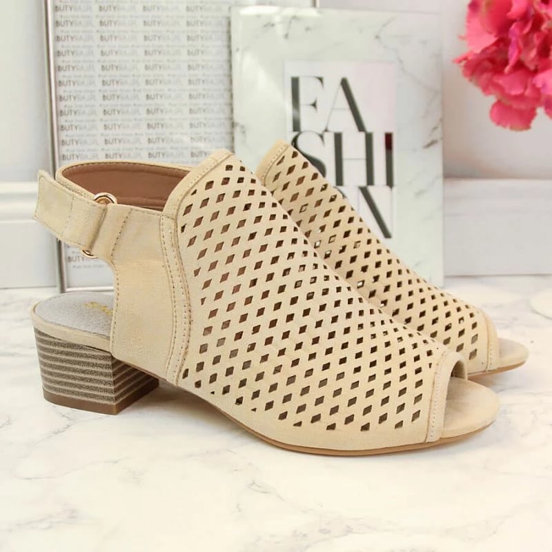 Sandale të mbyllura për femra Sabatina, bezhë