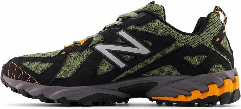 Atlete New Balance, të zeza dhe të gjelbra