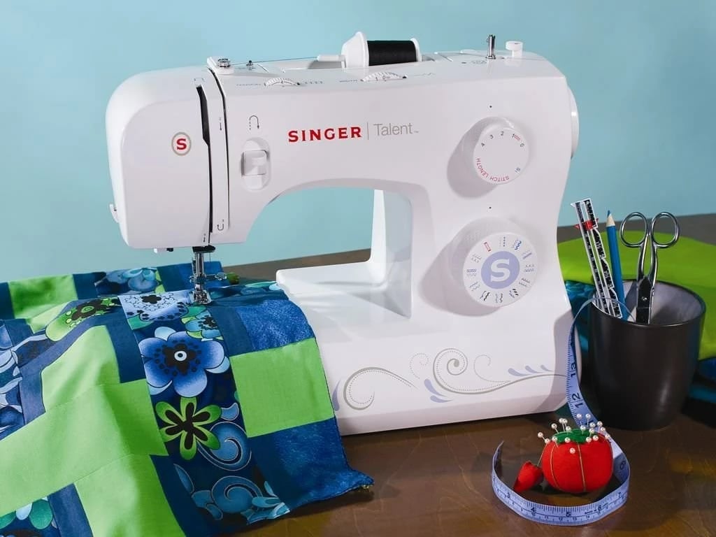 Makinë për qepje SINGER 3323, e bardhë 