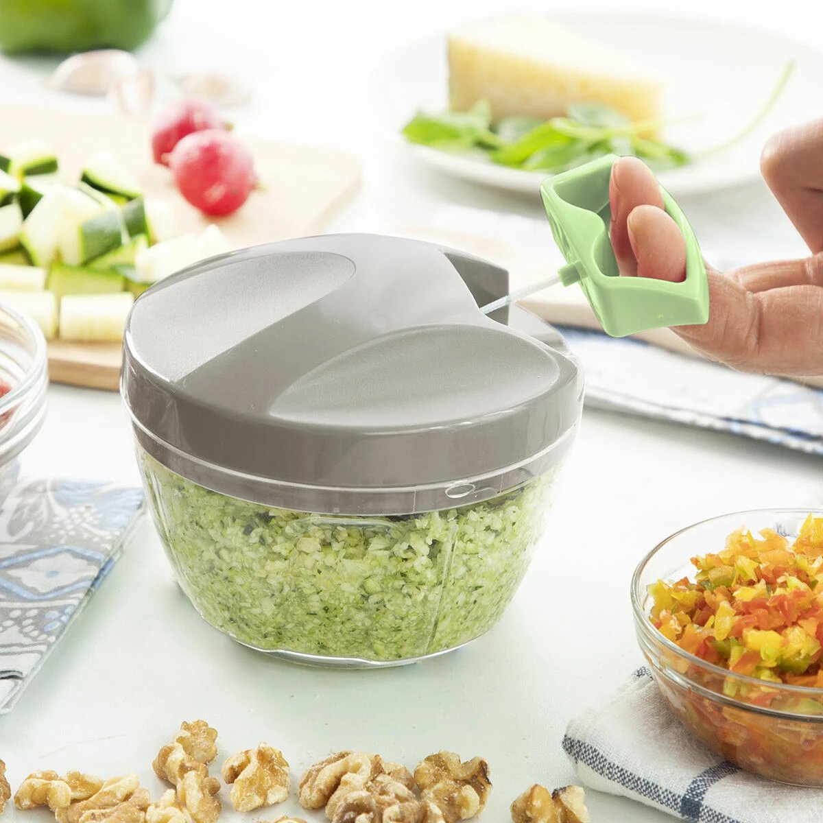 Grirës manual ushqimi InnovaGoods Spinop, 400 ml, i gjelbër/gri
