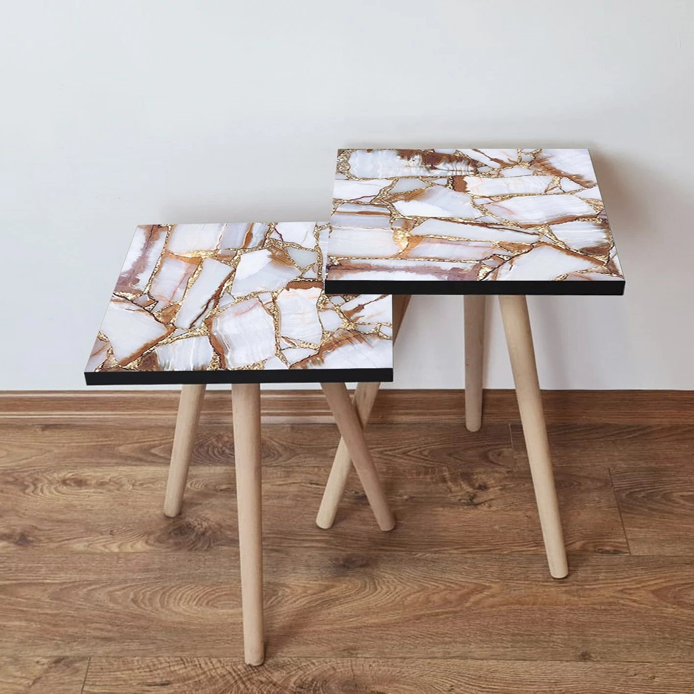 Set tavolinash ndihmëse, dy copë, ngjyrë kafe, e bardhë dhe ari, Skye Decor, 2Shp262