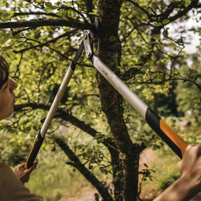 Gërshërë degësh Fiskars PowerGear X LX98-L, doreza të gjata, portokalli/zezë