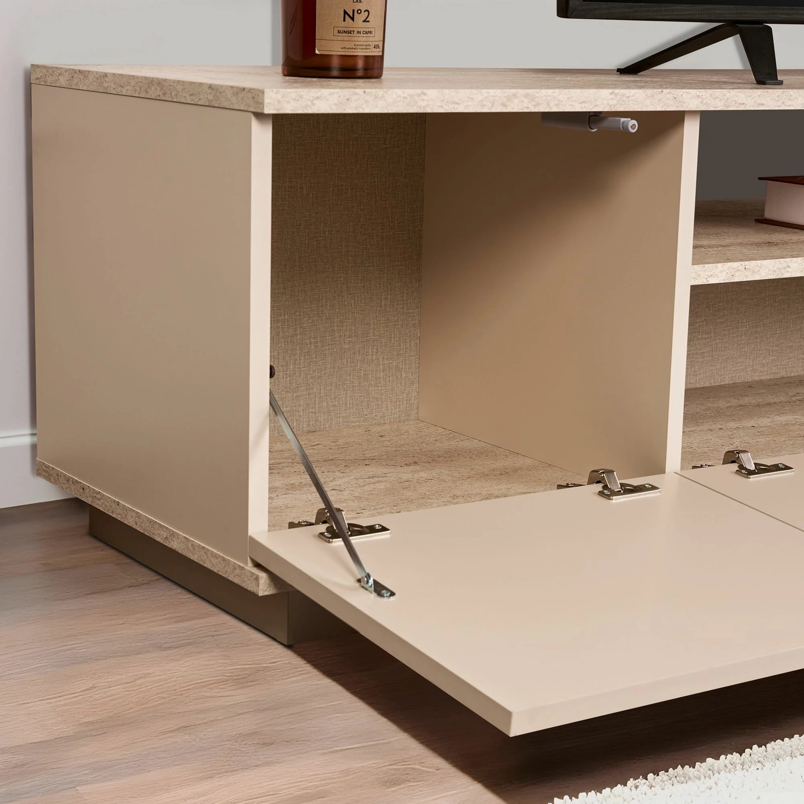 Komodë TV Skye Decor, Veramont - ngjyrë mink, travertin