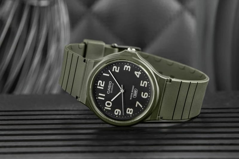 Orë dore CASIO unisex, e gjelbër