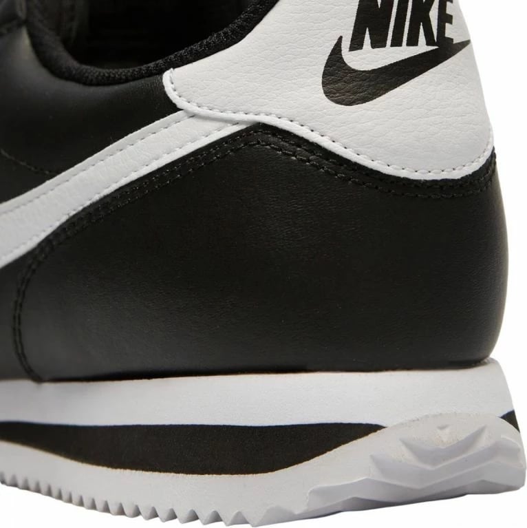 Atlete për meshkuj Nike, të zeza