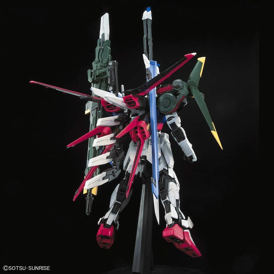 Figurë koleksionuese Bandai Perfect Strike Gundam PG 1/60