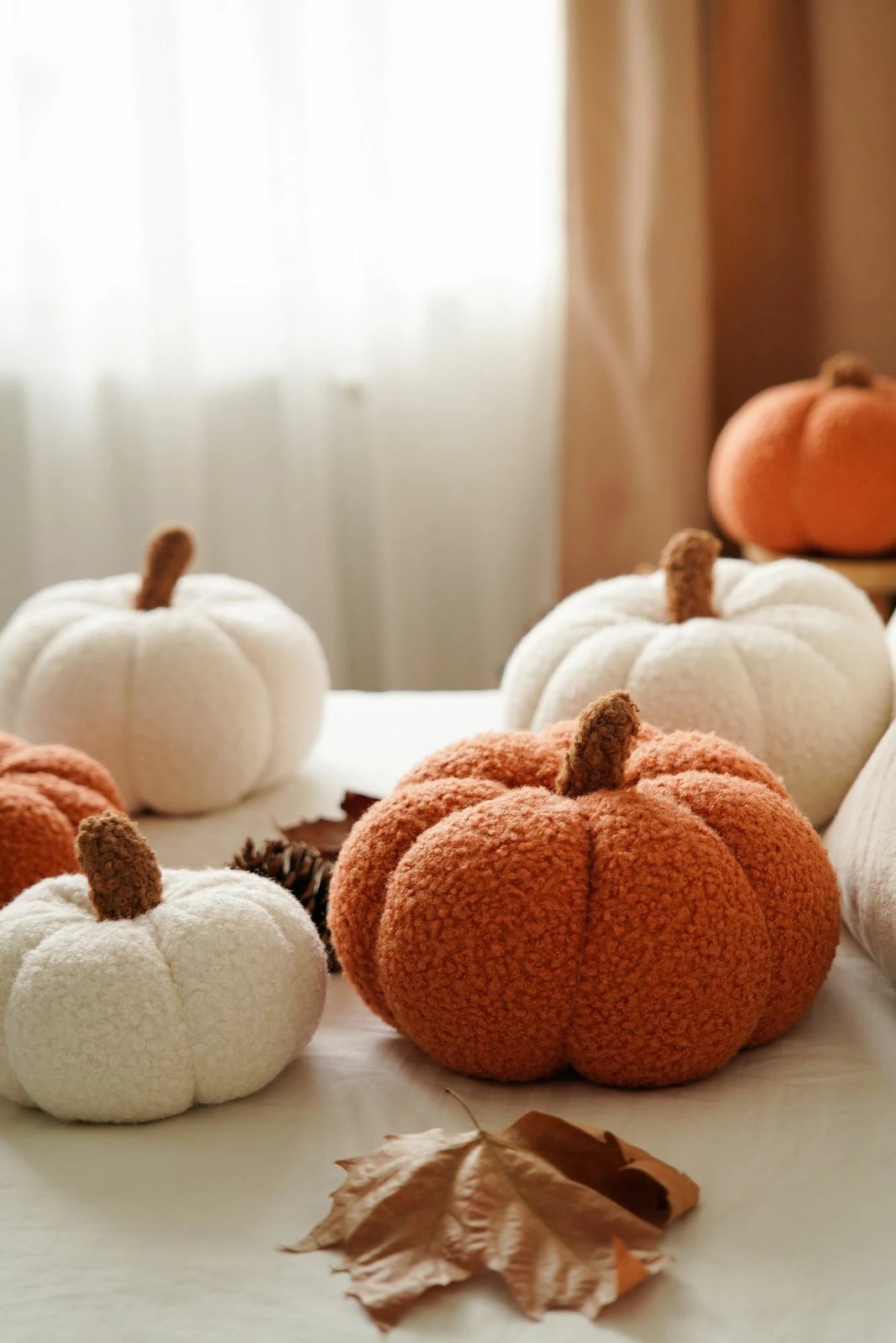 Jastëk dekorativ Bal Kabagi, i bardhë, mesatar, Evila Originals