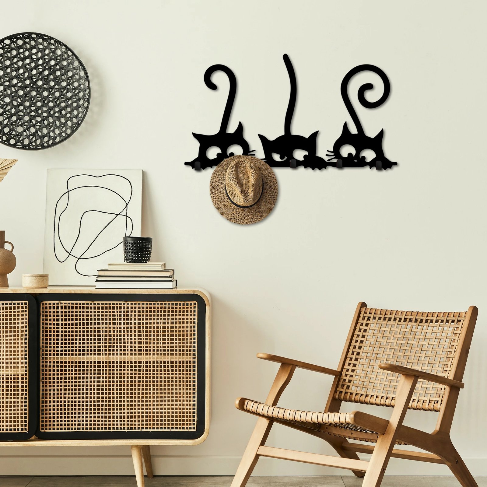 Varëse muri metalike, dizajn mace të fshehura, ngjyrë e zezë, 60x37x2 cm