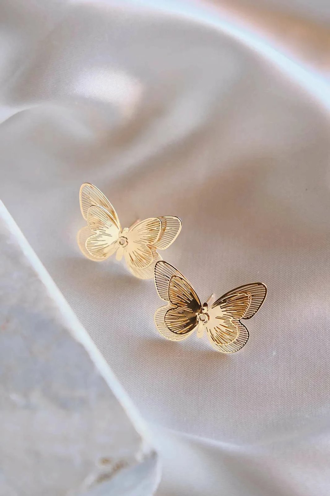 Vathë prej bronzi, ngjyrë ari, Jumeon, një madhësi Vathë prej bronzi, ngjyrë ari, Jumeon, një madhësi