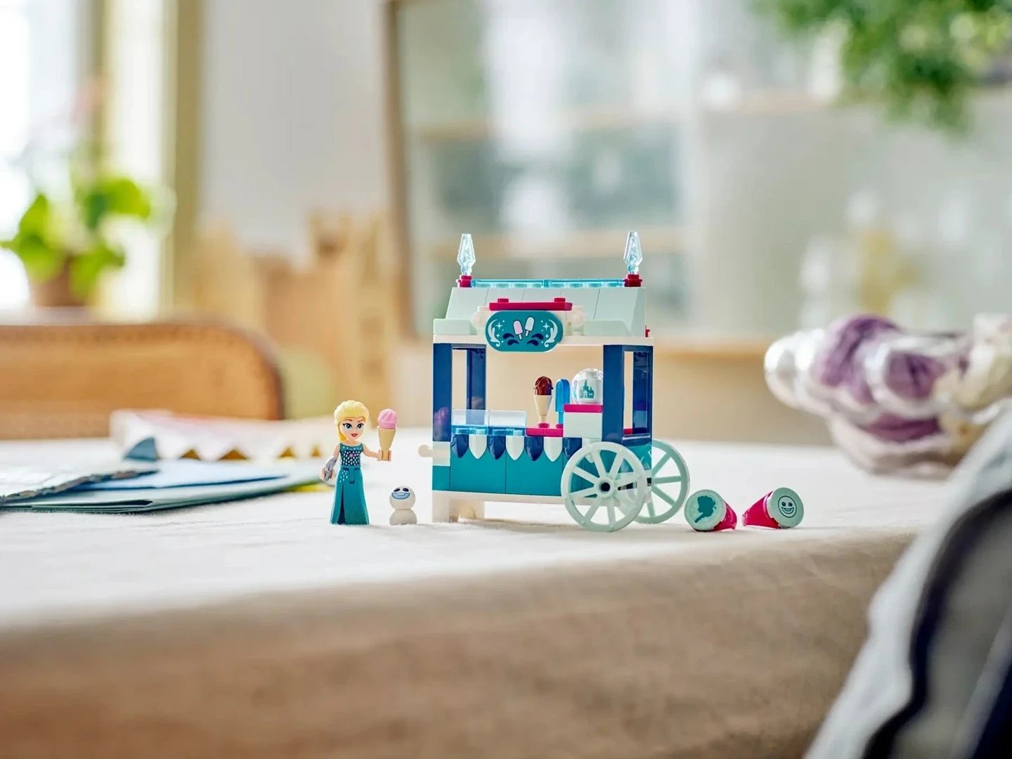 Set LEGO Disney 43234 Elsa's Frozen Treats, 82 pjesë