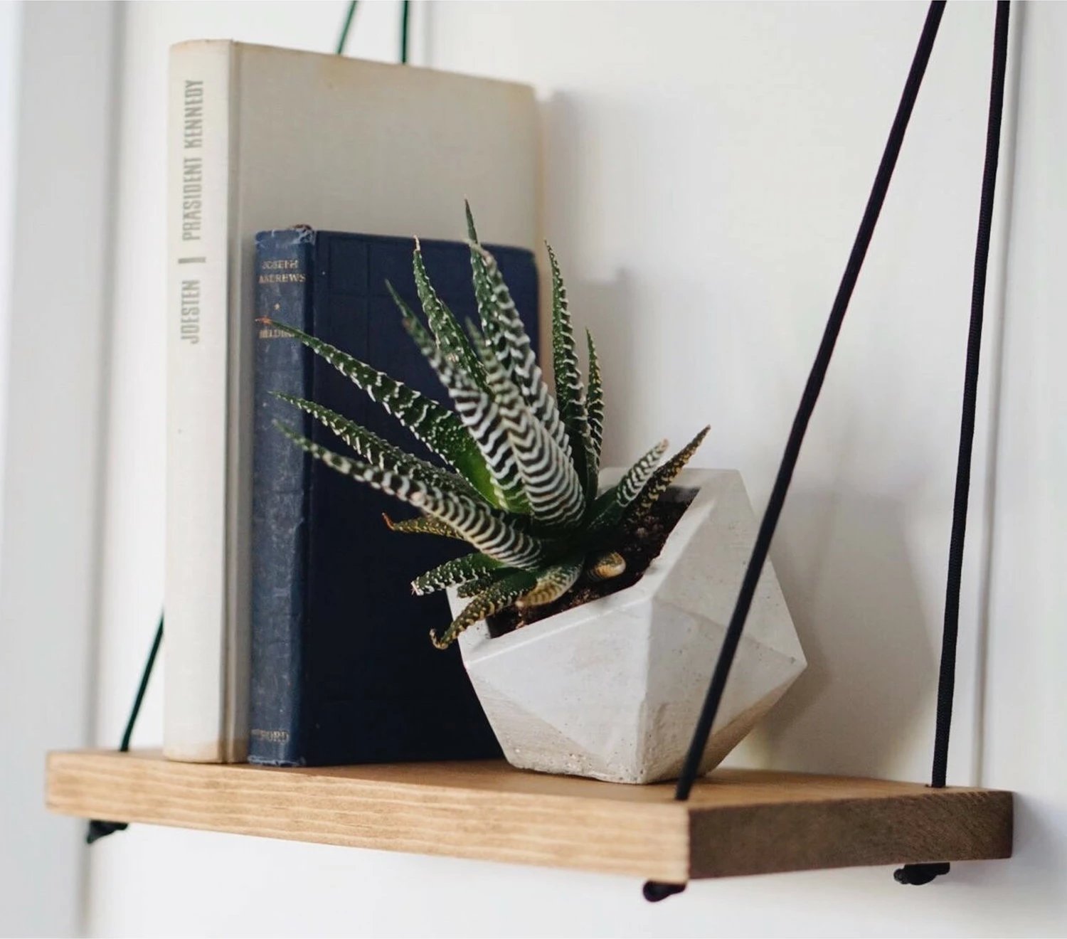 Raft muri Hanah Home, Aa055, ngjyrë arre, i punuar me dorë