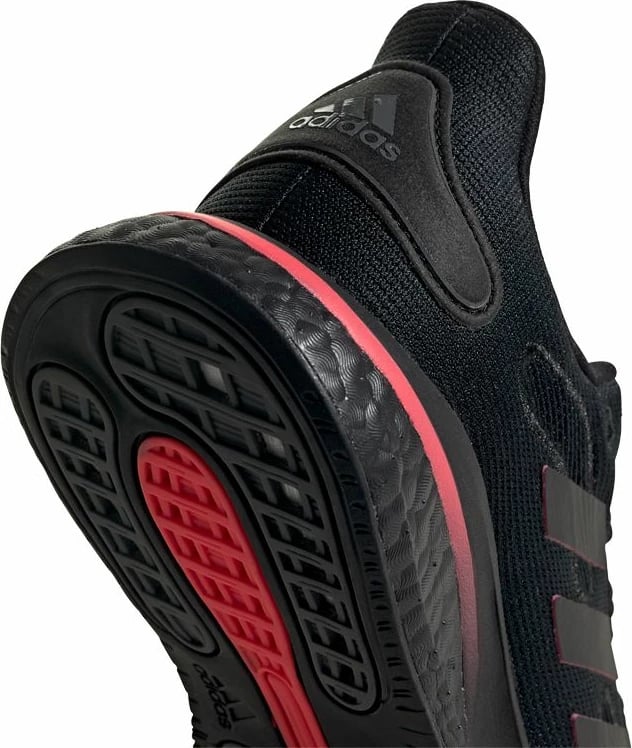 Atlete për femra adidas Supernova, të zeza