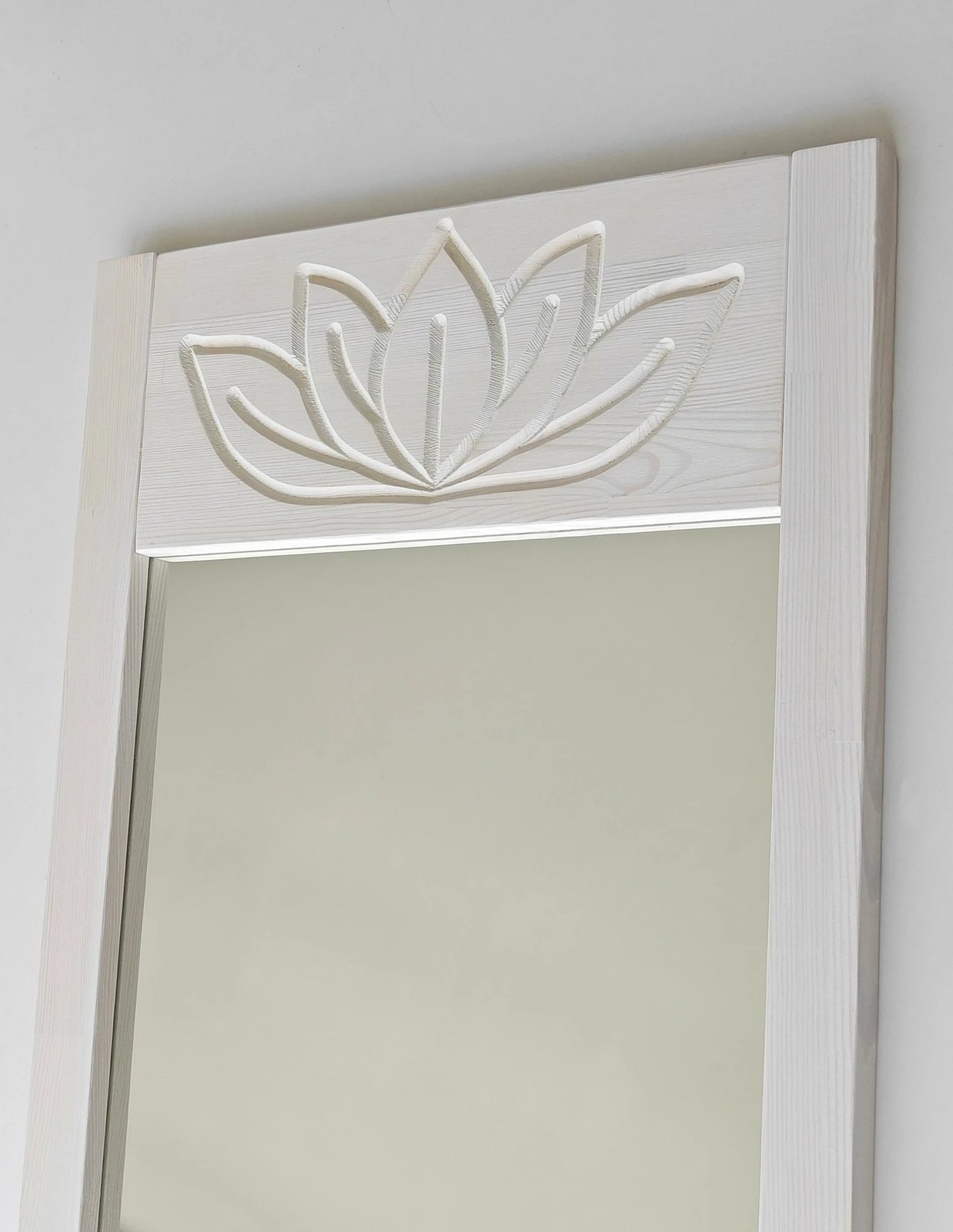 Pasqyrë Cheval Skye Decor, dru i bardhë, motiv lule lotus