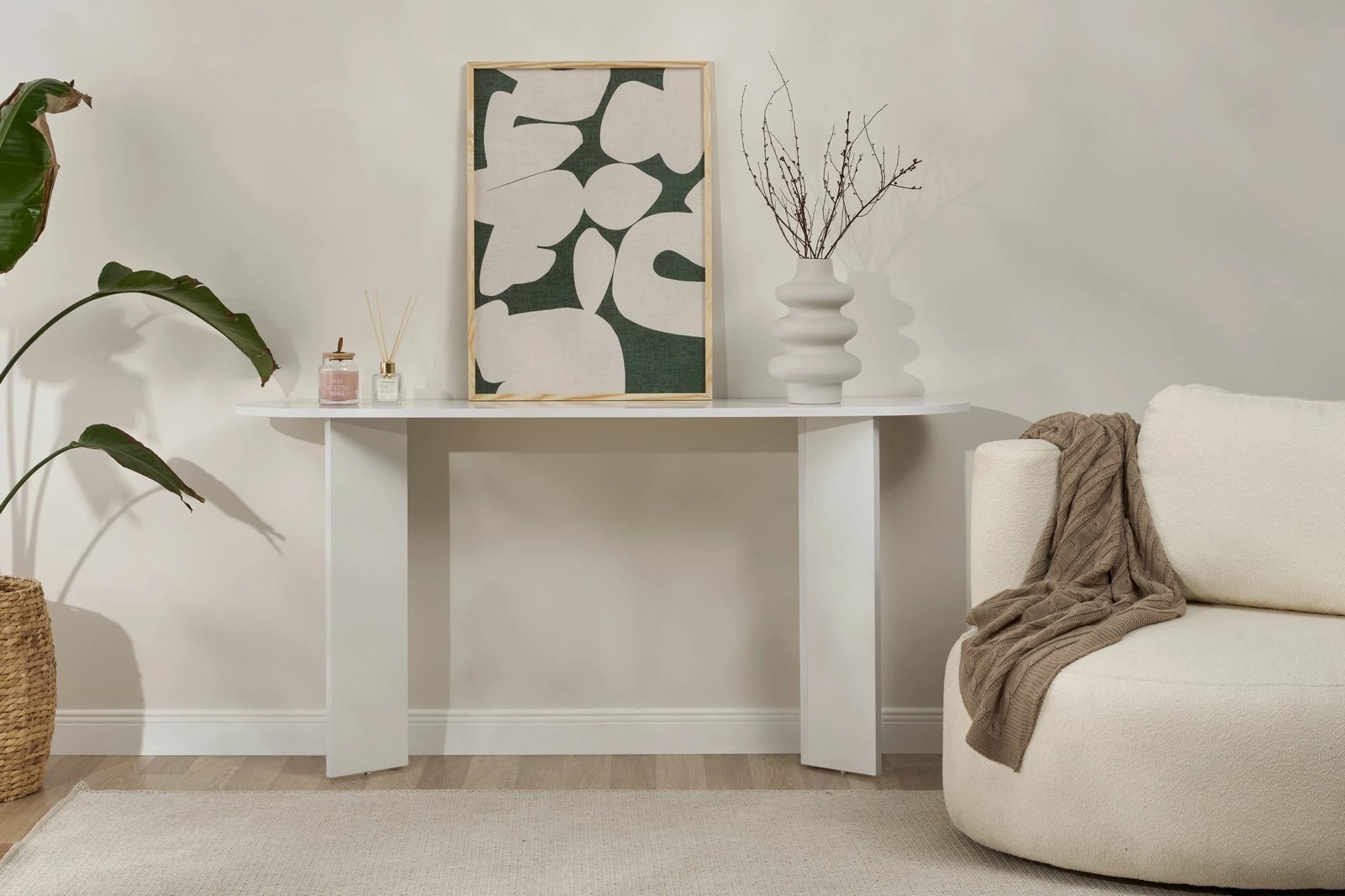 Komodë Nordure, Sira, e bardhë