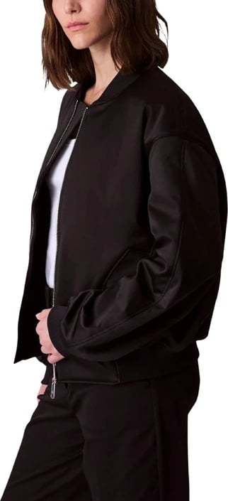 Jakne femra Calvin Klein Jeans e zezë