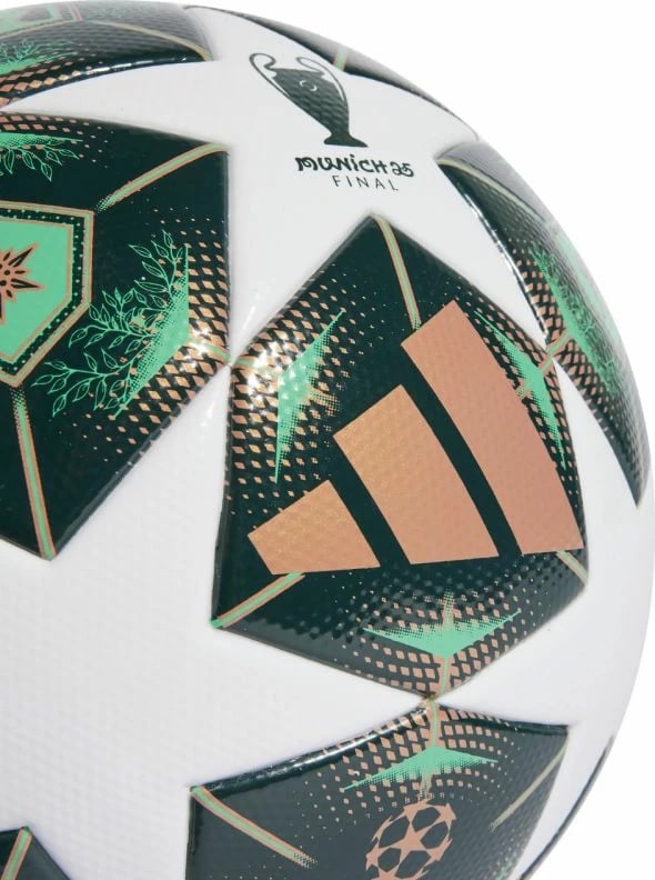 Top futbolli adidas, i bardhë dhe i gjelbër