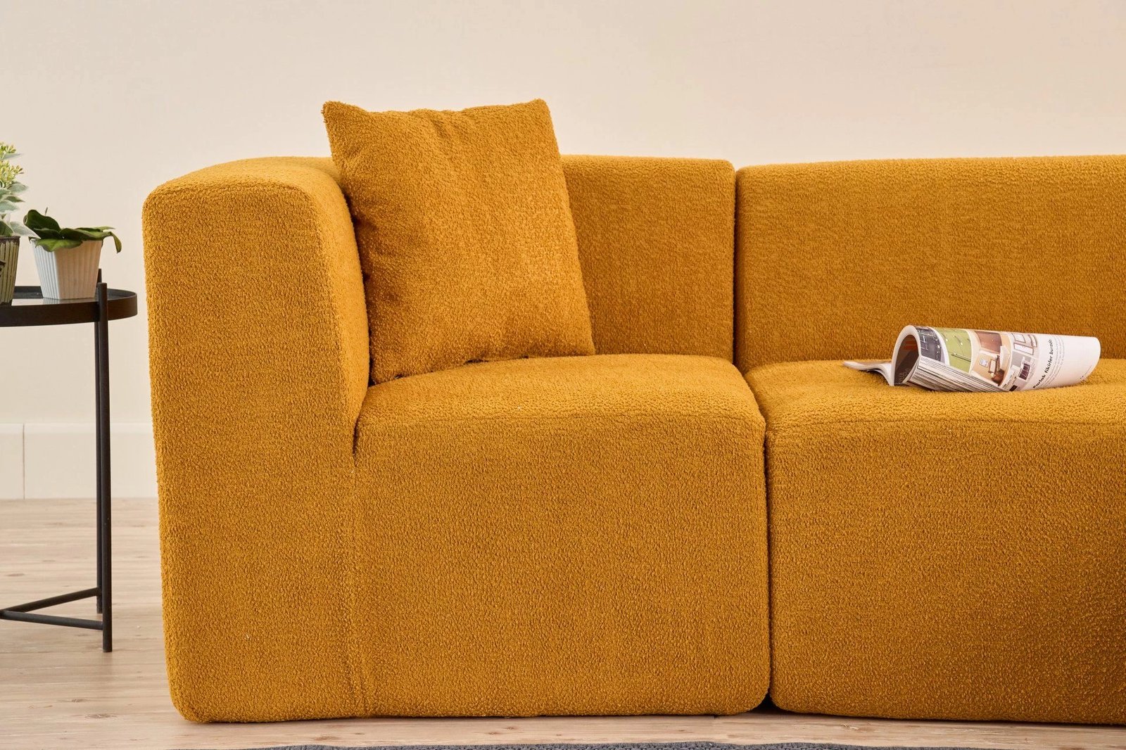 Këndare portokalli Atelier del Sofa, Raks