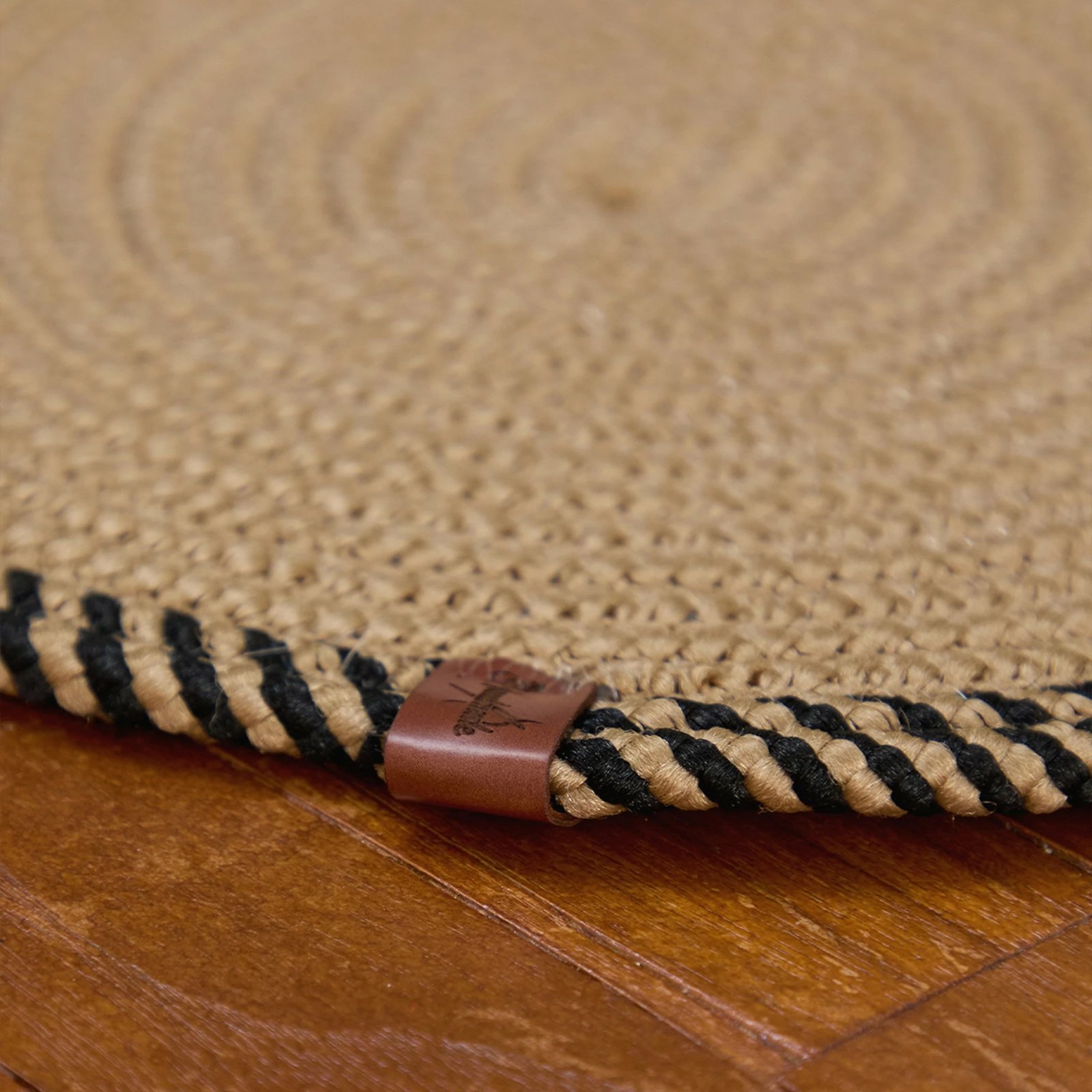 Runner jute, ngjyrë kafe, Coco24026, 34x34cm Runner jute, ngjyrë kafe, Coco24026, 34x34cm