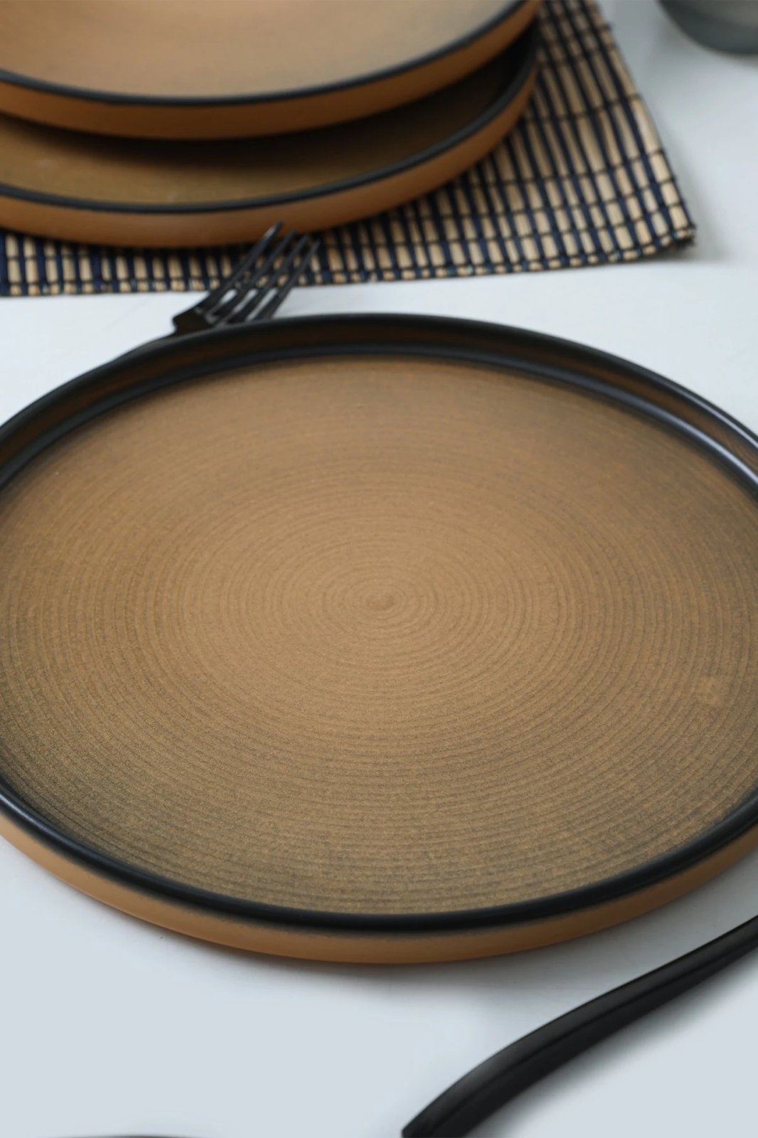 Set pjatash shërbimi, 6 copë, ngjyrë camel, Hermia Concept, X00018265 Set pjatash shërbimi, 6 copë, ngjyrë camel, Hermia Concept, X00018265