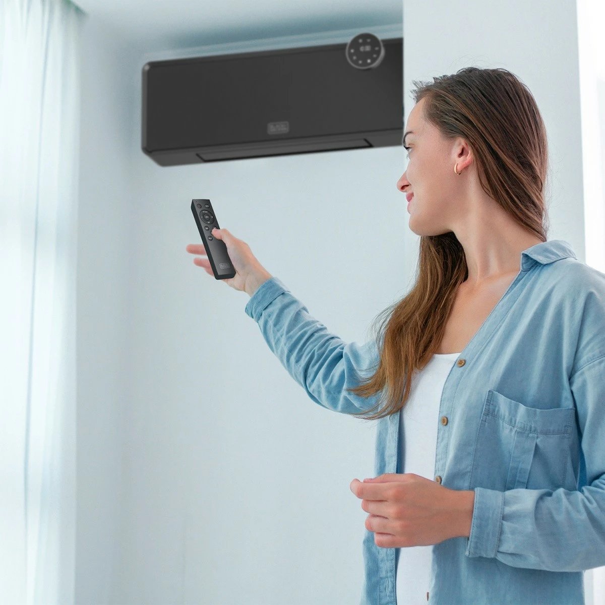 Ngrohës me ventilator muror, BLACK+DECKER BXWSH2001E, 2000 W, 2 nivele, termostat i rregullueshëm, programues ditor/javor, timer 24h, telekomandë, IP22, oscillim, e zezë/grafit