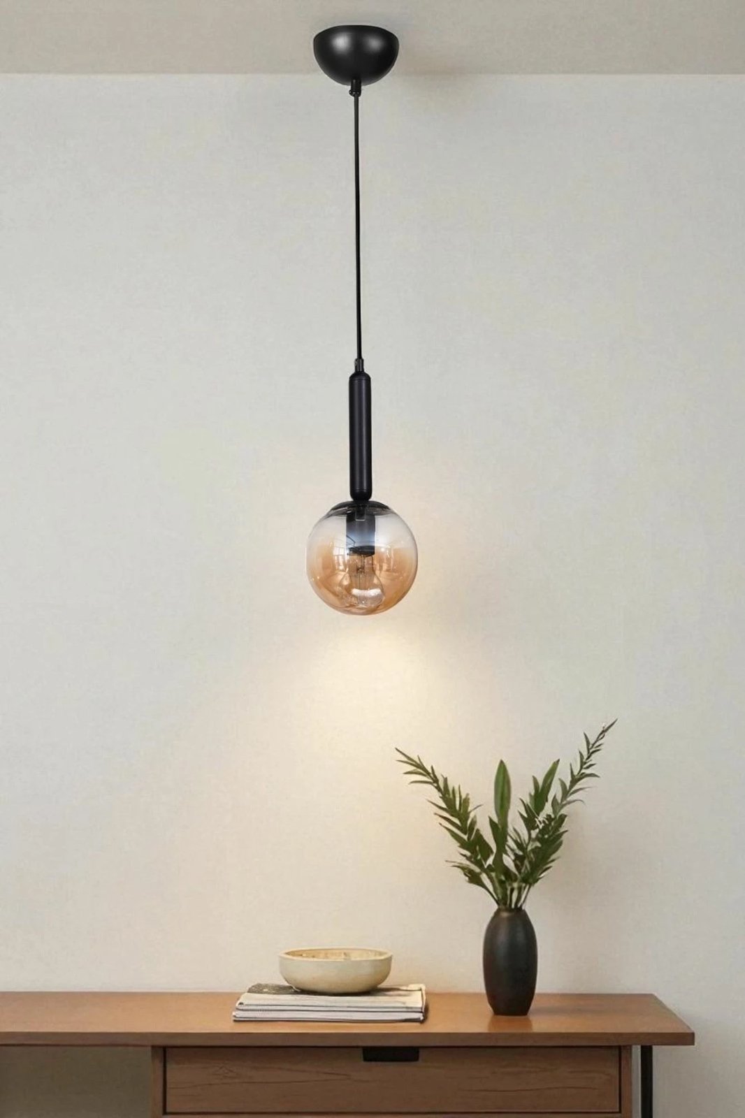 Llambë tavani Opviq, ngjyrë mjaltë dhe e zezë, 9058-1 Llambë tavani Opviq, ngjyrë mjaltë dhe e zezë, 9058-1