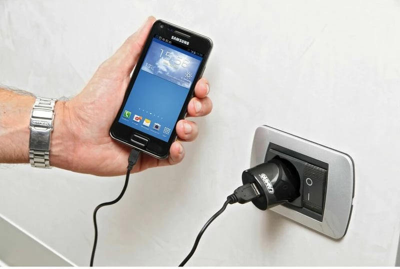 Mbushes 3ne1 Micro, Usb, Prize 12/24v 230v