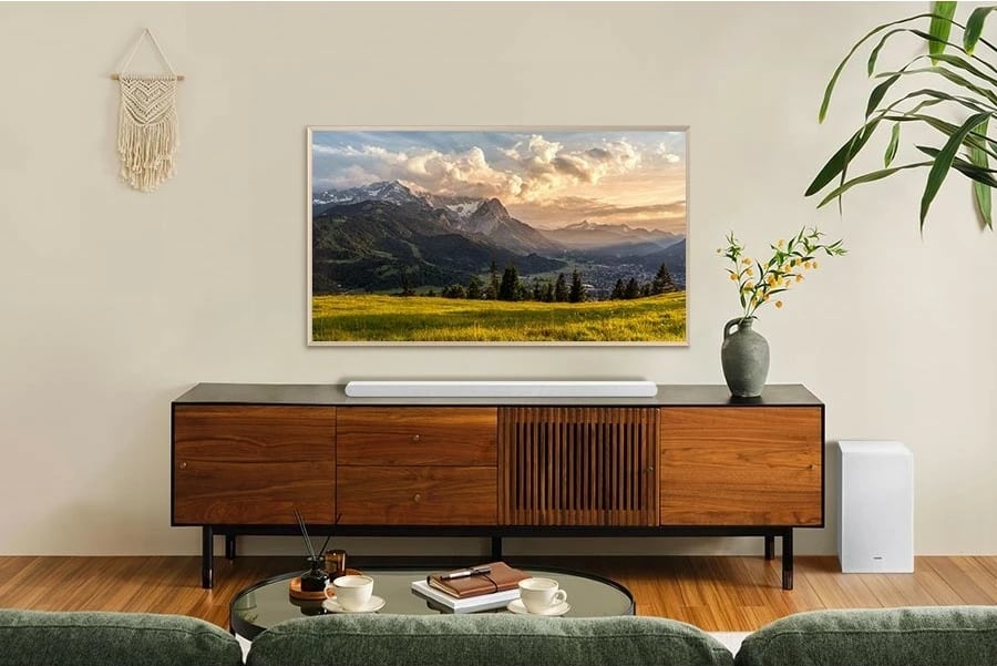 Altoparlant Samsung HW-S711GD ultra slim, Dolby Atmos, Chromecast, Bluetooth, i bardhë