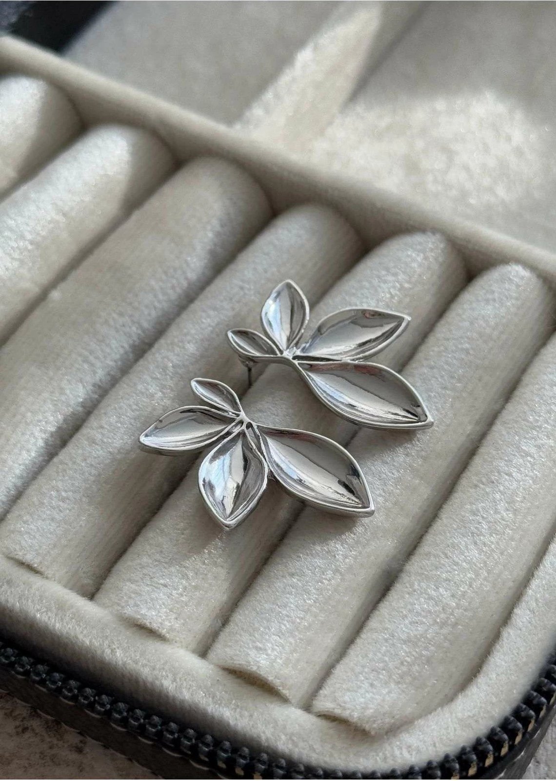 Vathë argjendi Jumeon, KPEGMSA35047