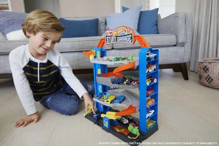 Set garazh lodër Hot Wheels City Stunt Garage, plastikë, shumëngjyrësh
