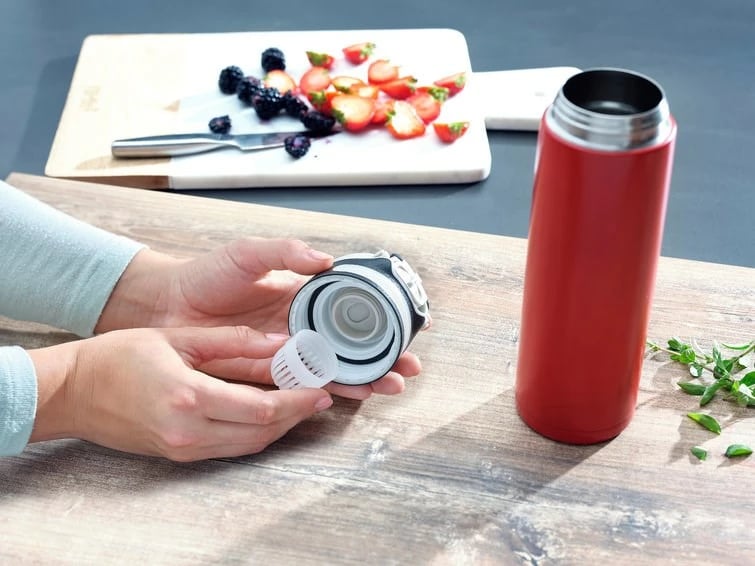 Termos udhëtimi LEIFHEIT 3273, 600 ml, e kuqe/zezë Termos udhëtimi LEIFHEIT 3273, 600 ml, e kuqe/zezë