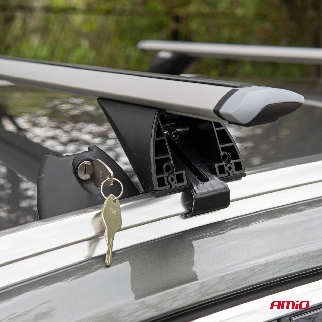 AMIO Aluminium roof rack bars 120 cm 03151