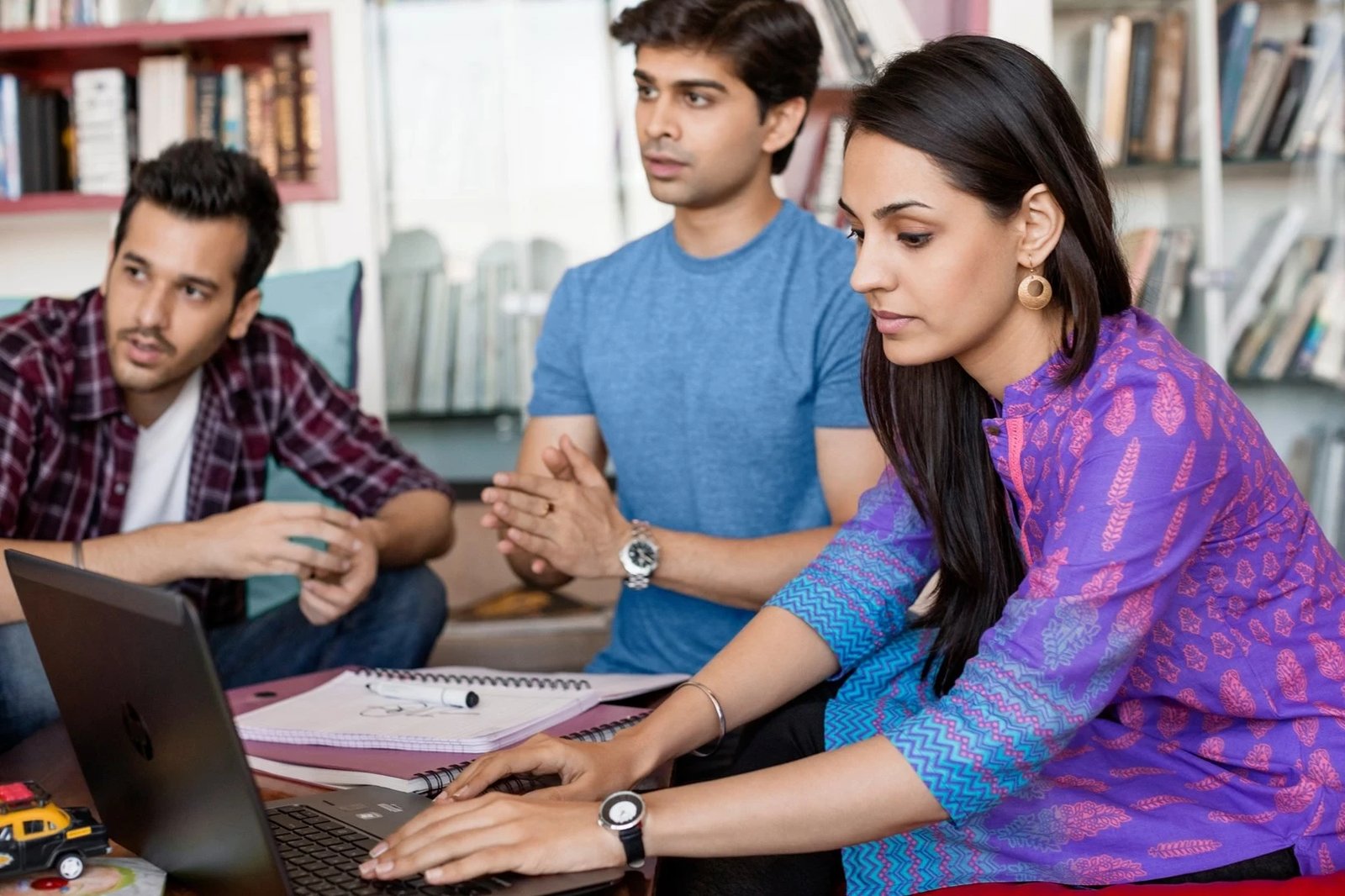 Laptop HP EliteBook 860 G11, Intel Core Ultra 7 155U, 16", 16 GB RAM, 512 GB SSD, Windows 11 Pro, Argjend