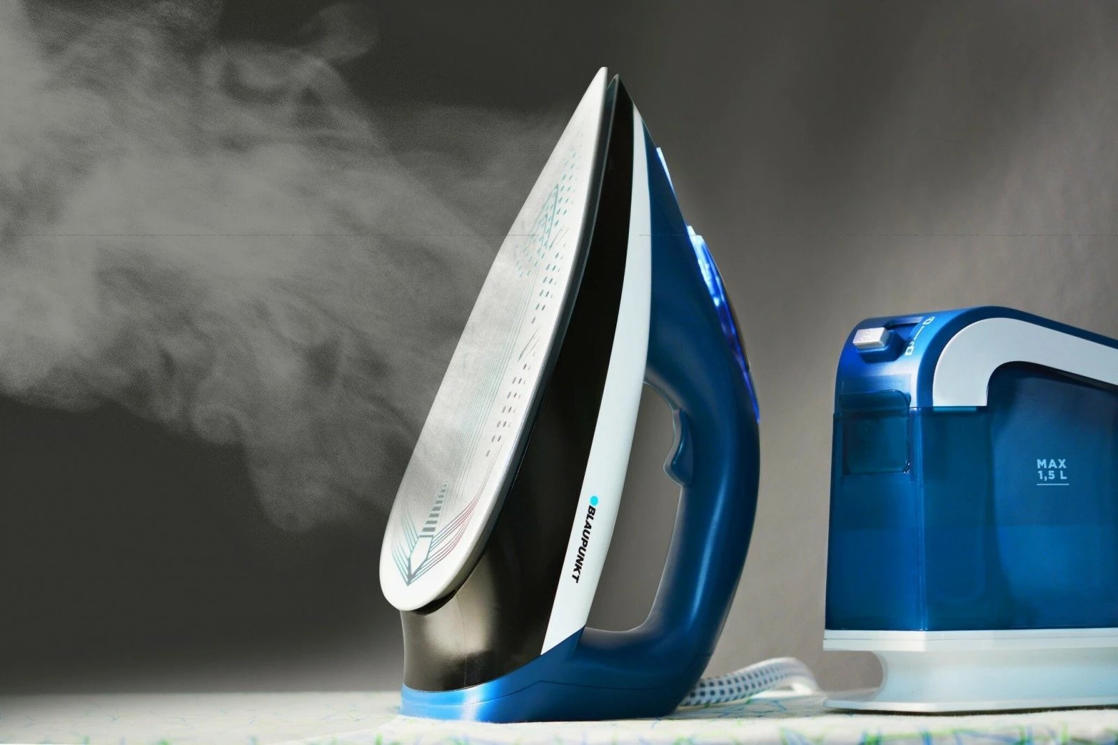 Hekur me avull Blaupunkt SSP701, stacion avulli, 3200W, 1.5L, e zezë/blu/bardhë