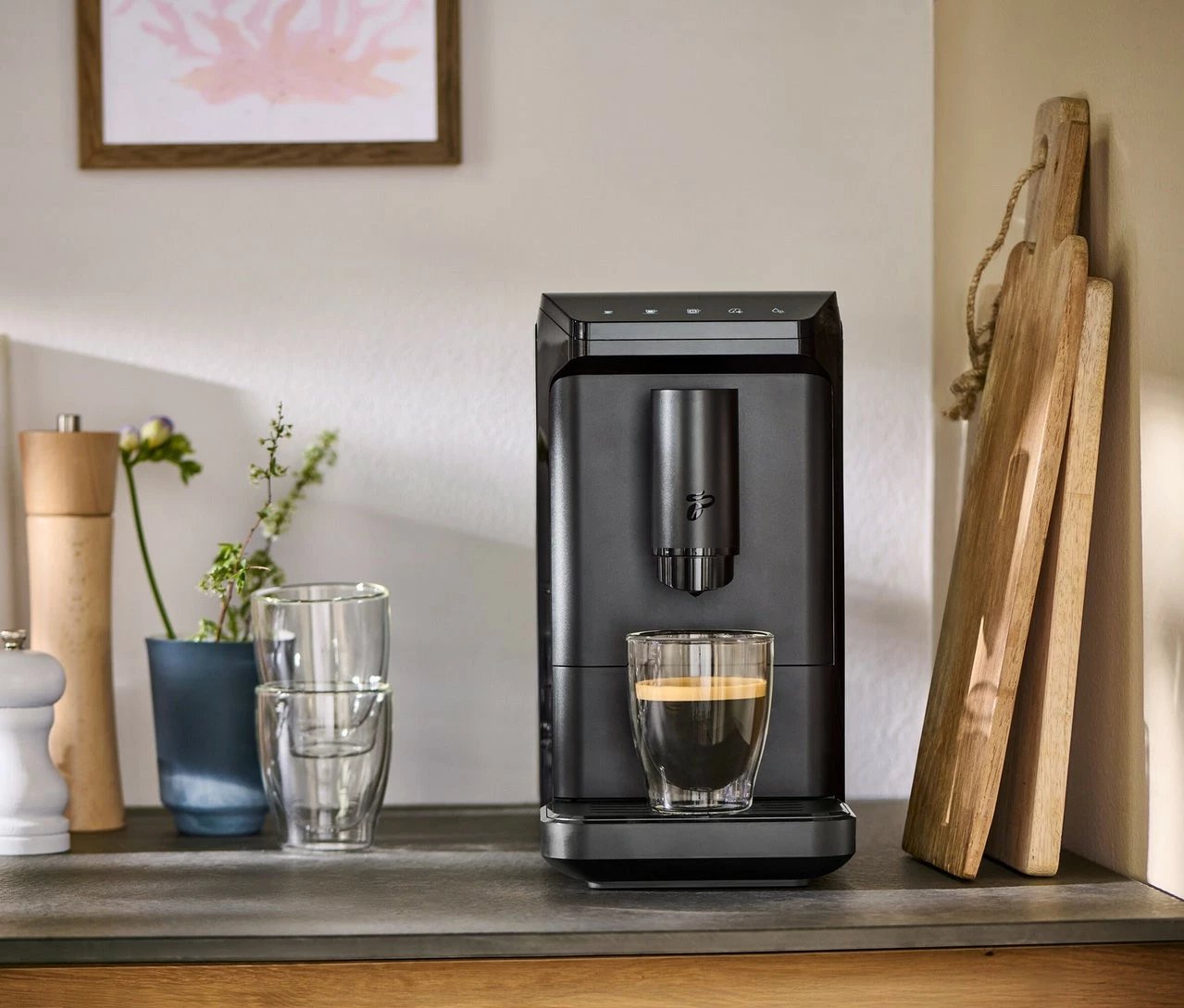 Makinë kafeje, Tchibo, Esperto Mini 648480, 19 bar, mulli çeliku, rezervuar 1.1 L, automatike, e zezë