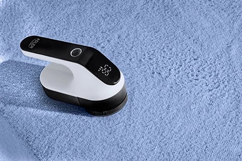 Heqës pushash Adler AD 9618, LCD, 3 shpejtësi, bateri 2000mAh, kokë 6.5 cm, USB-C, bardhë-e zezë